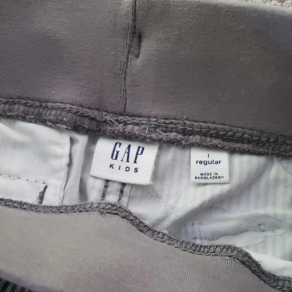 Gap Graphic Shorts